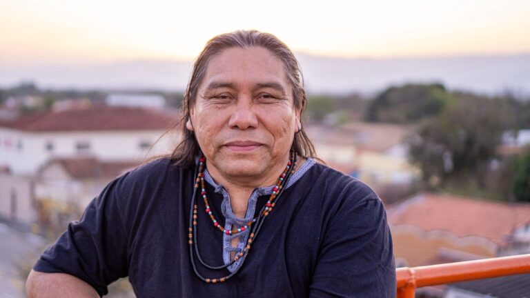 Daniel Munduruku, escritor indígena do povo Munduruku, autor de 70 livros e primeiro indígena na Academia Paulista de Letras